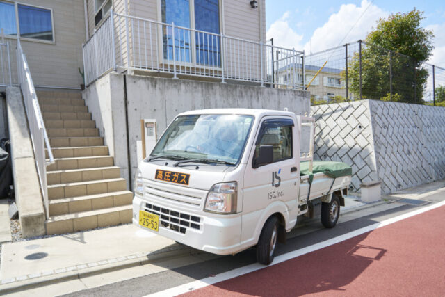 LPガス社員男性車で移動